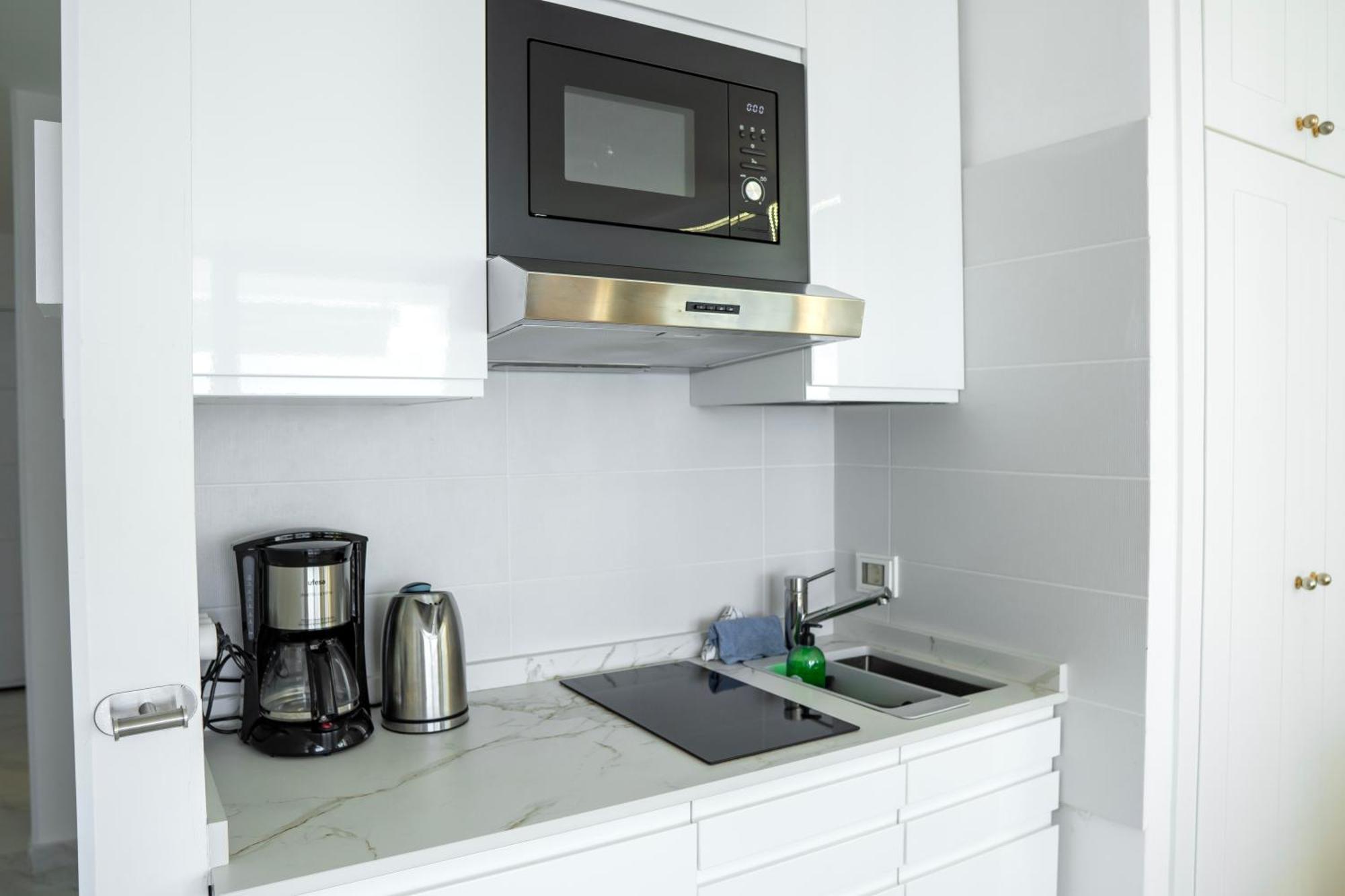 Colourful Bright Centred Aparment With Ocean View 911, Ponderosa Apartment *