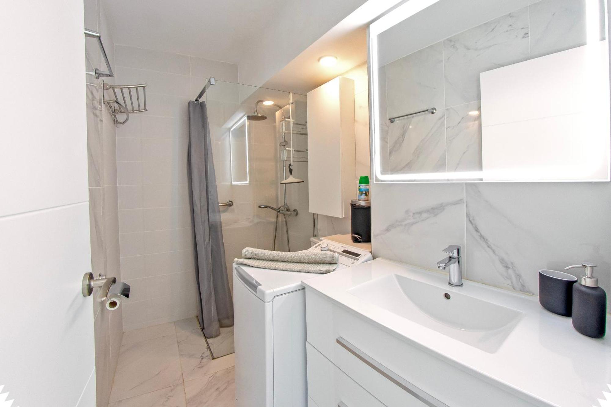 Colourful Bright Centred Aparment With Ocean View 911, Ponderosa